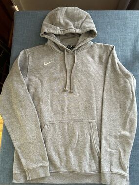Nike sweatshirt hoodie, size medium